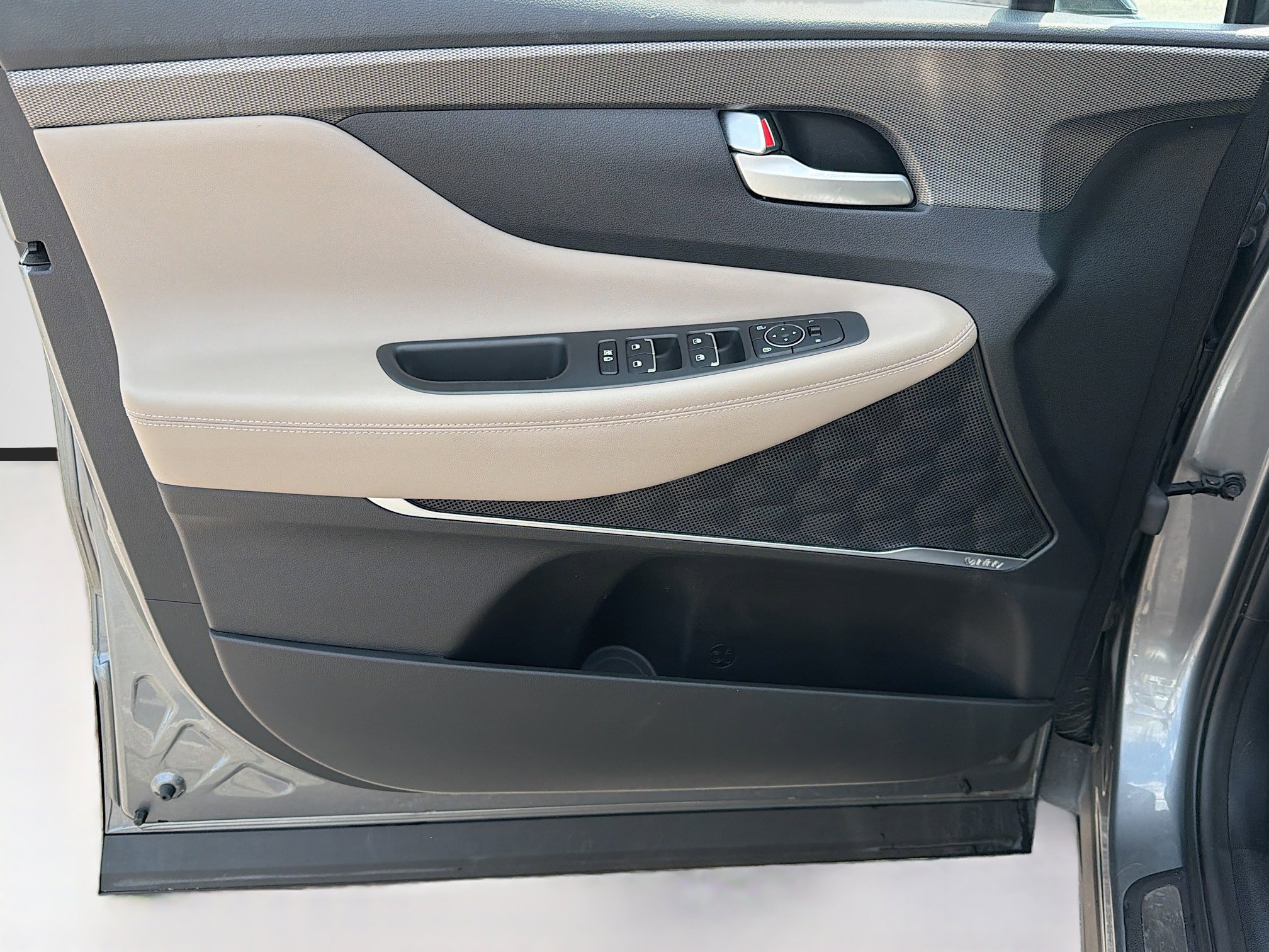 Used 2019 Hyundai Santa Fe Limited image 22