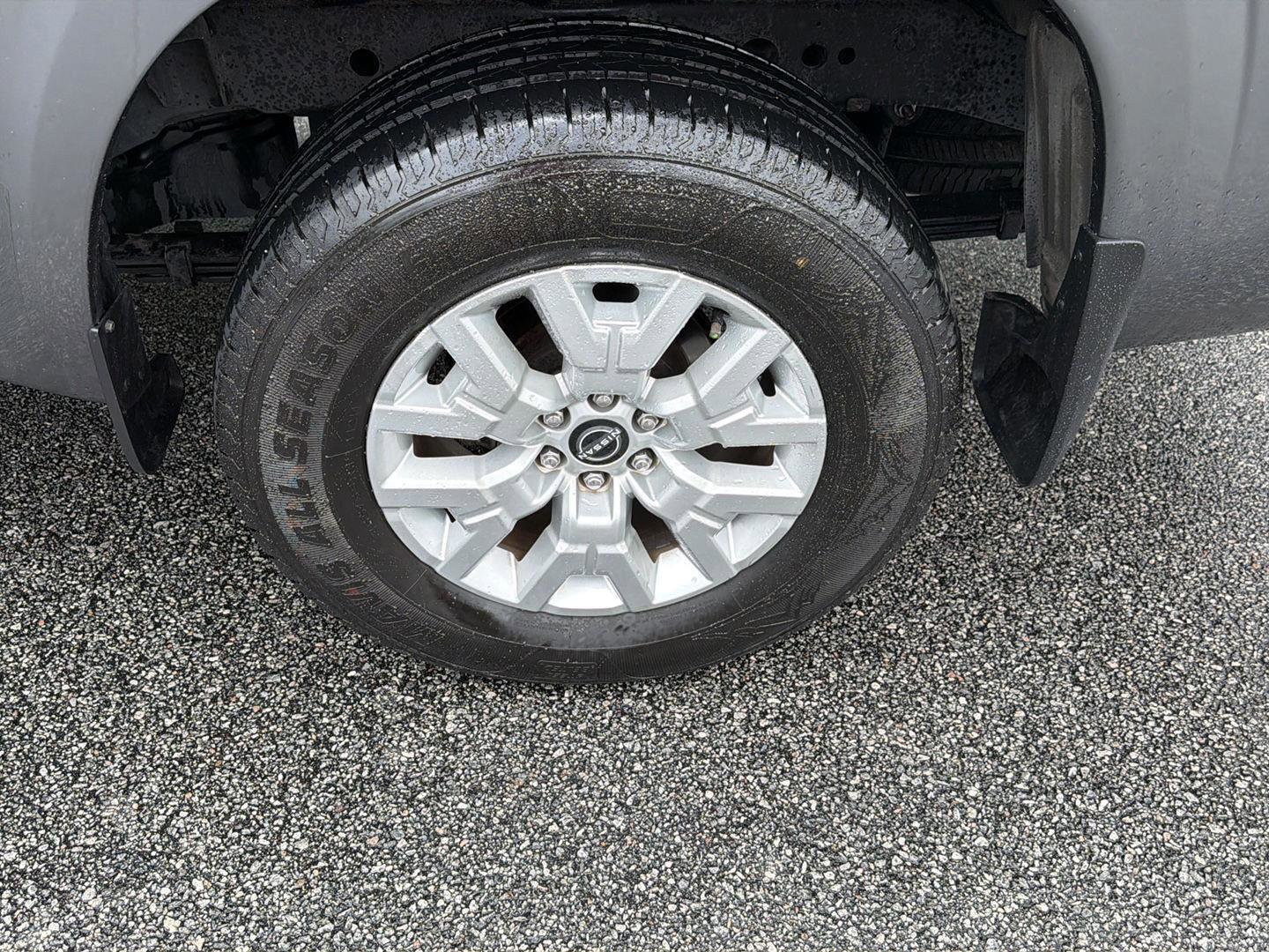 Used 2022 Nissan Frontier SV AWD/4WD image 36