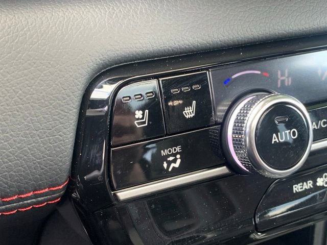 Used 2025 Honda Pilot Black Edition image 23