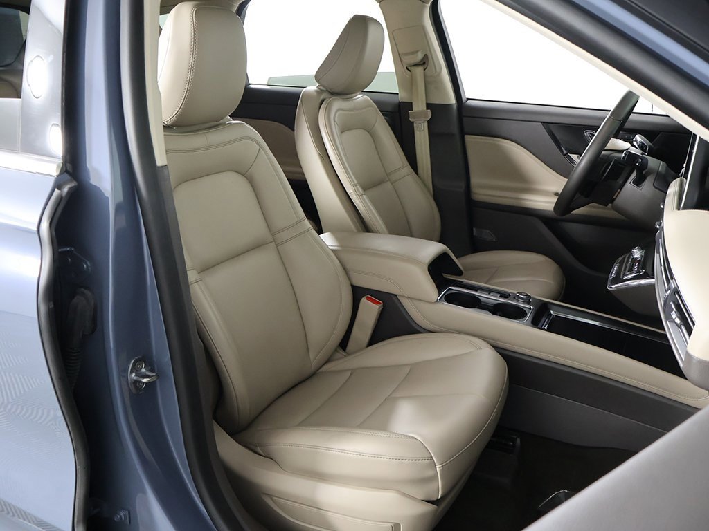 Used 2023 Lincoln Corsair AWD w/ Towing Package image 28