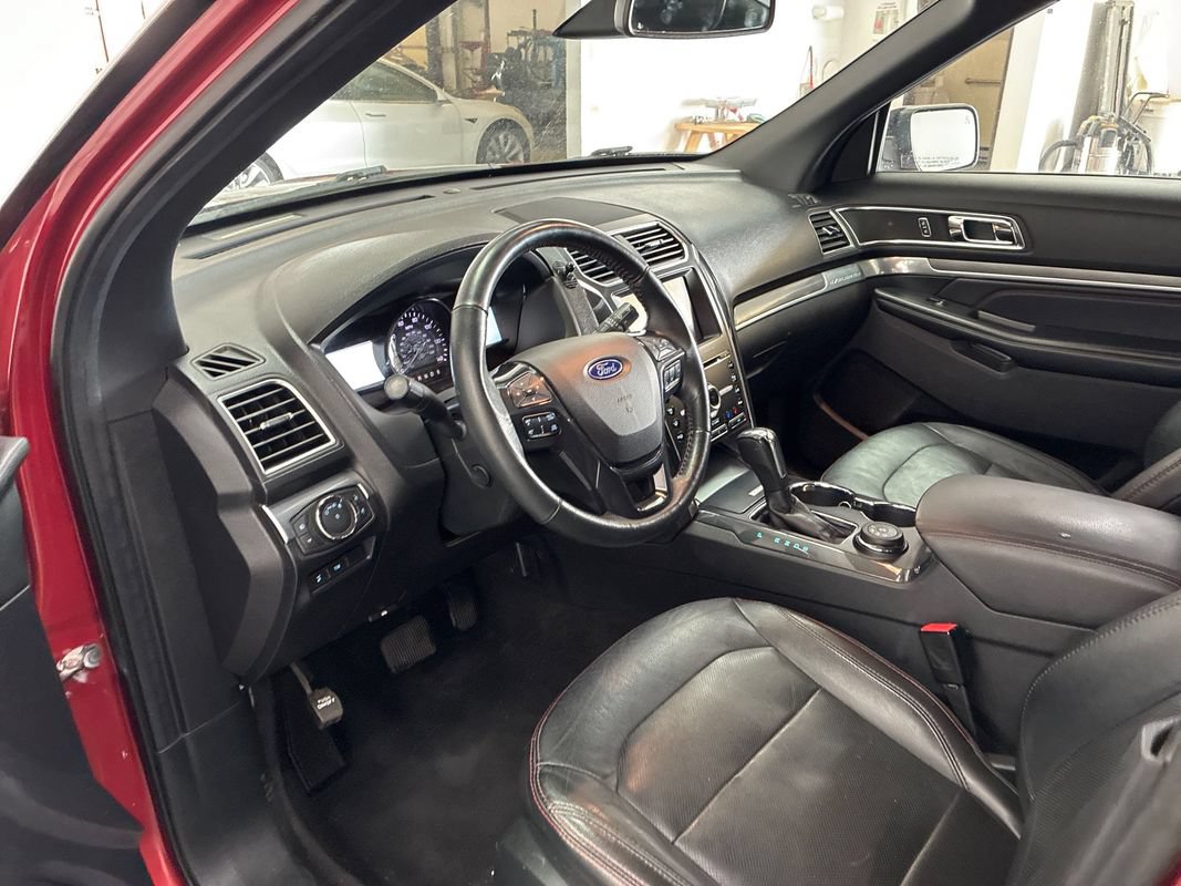Used 2018 Ford Explorer Sport AWD/4WD image 8