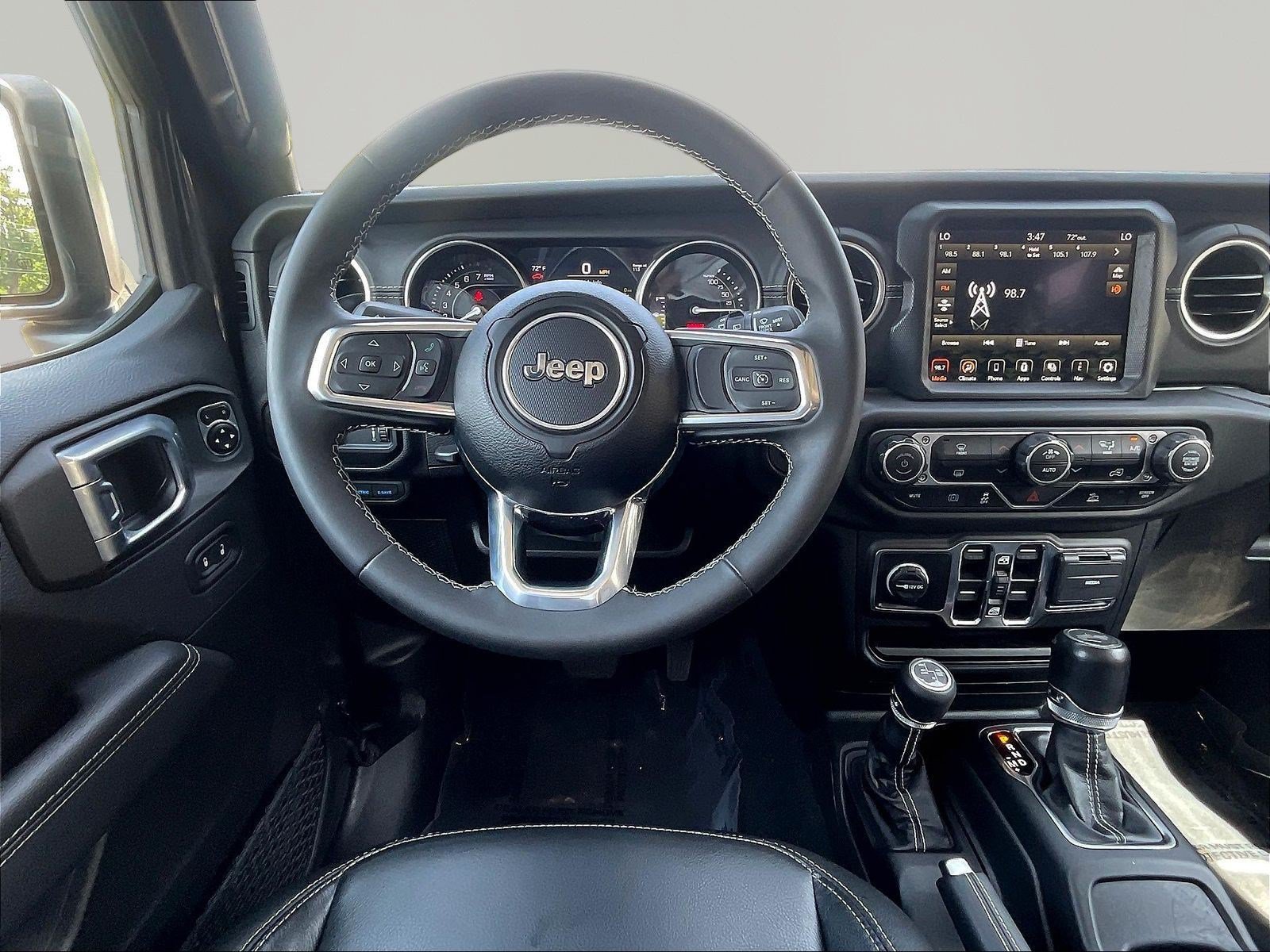 Used 2023 Jeep Wrangler Unlimited Sahara AWD/4WD image 8