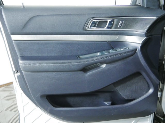 Certified 2018 Ford Explorer XLT AWD/4WD image 22