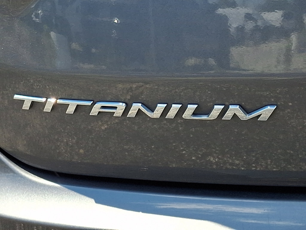 Used 2024 Ford Edge Titanium AWD/4WD image 17