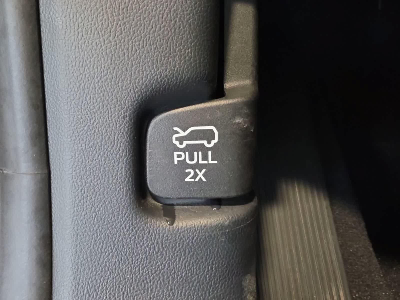 Used 2025 Ford Explorer Active w/ Active Comfort Package AWD/4WD image 19