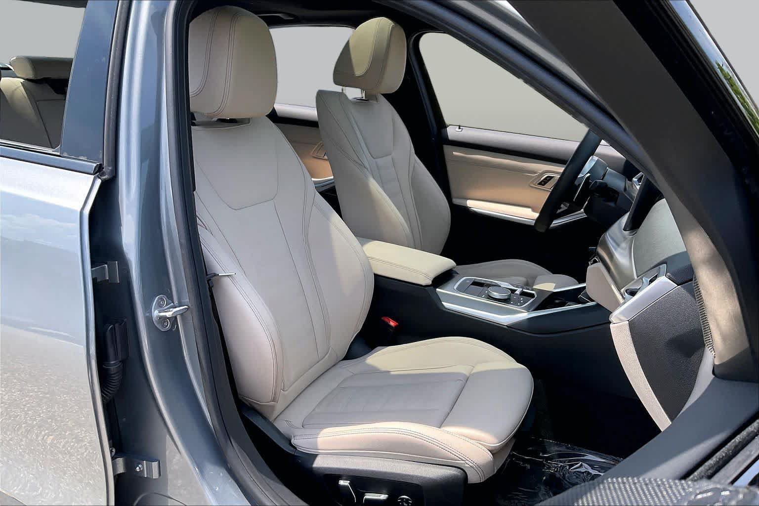 Used 2025 BMW M340i xDrive w/ Premium Package AWD/4WD image 8