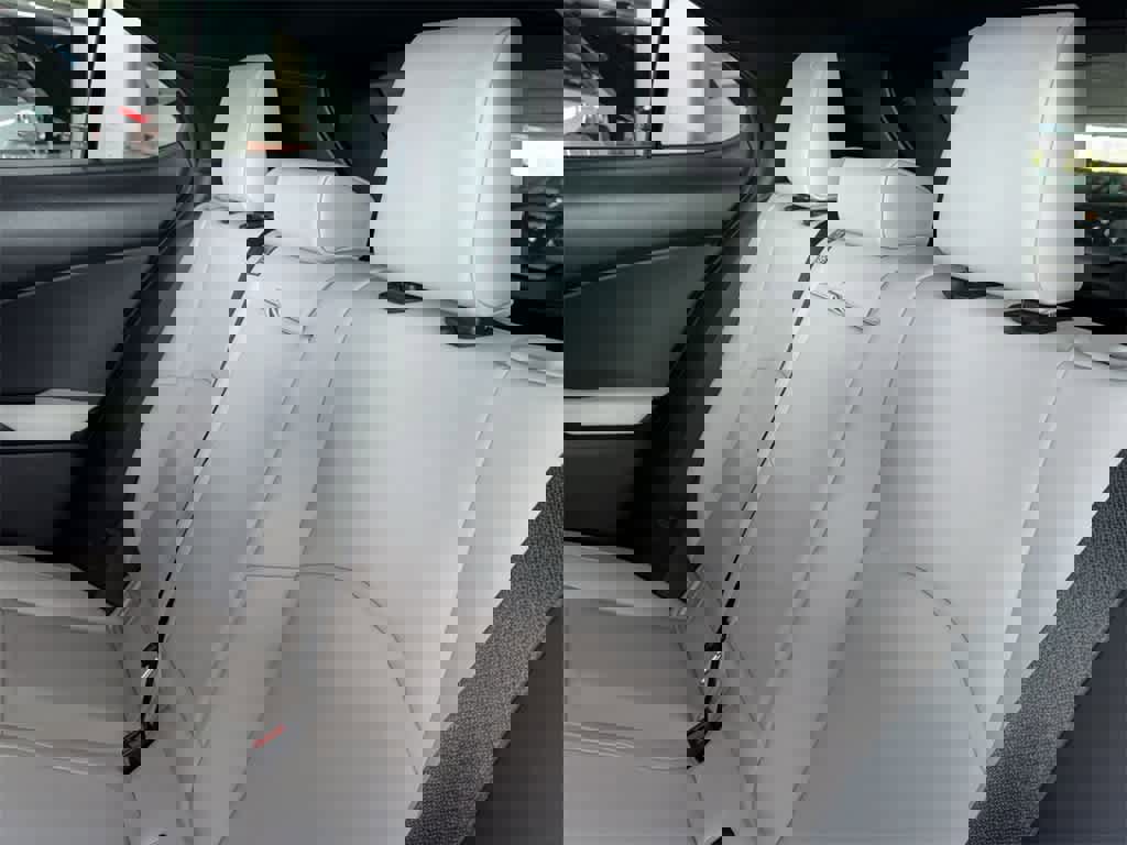 Used 2022 Lexus UX 250h w/ Premium Package image 22