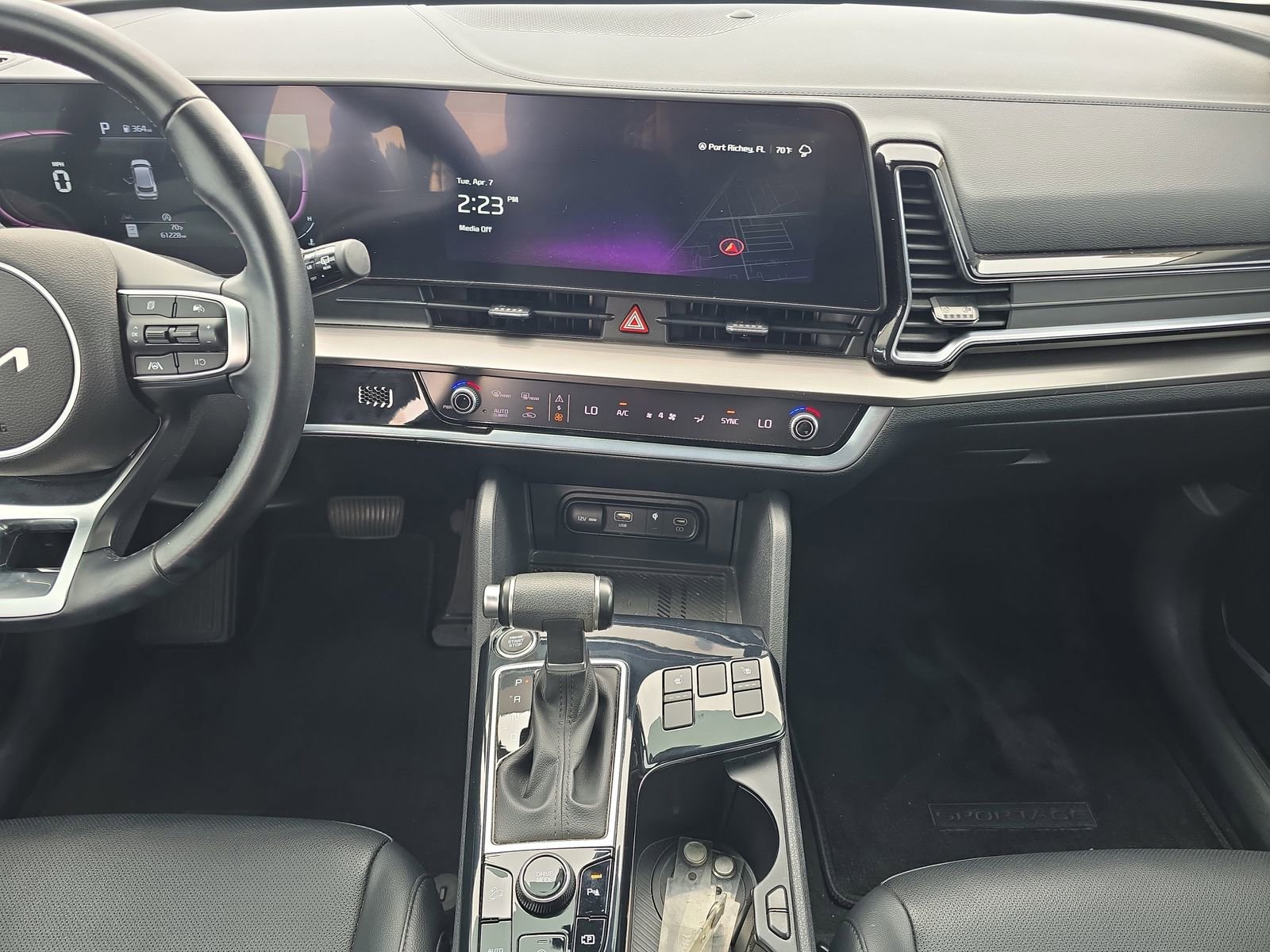 Used 2024 Kia Sportage EX image 11