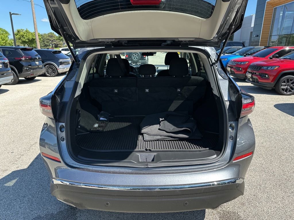 Used 2023 Nissan Murano S AWD/4WD image 12