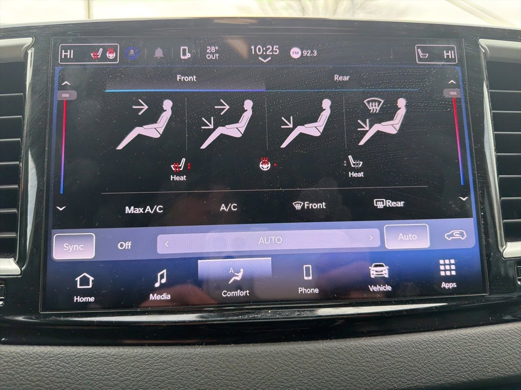 Used 2024 Chrysler Pacifica Touring-L image 19