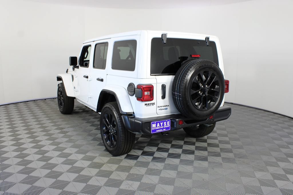 Used 2025 Jeep Wrangler Unlimited Sahara w/ Safety Group AWD/4WD image 22
