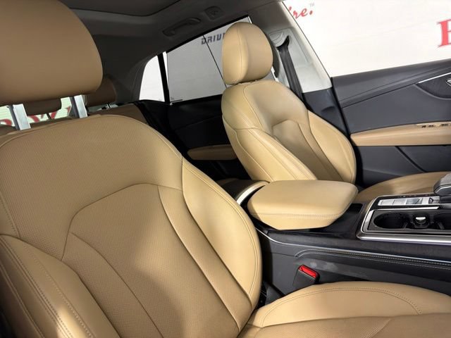 Used 2025 Audi Q8 Prestige AWD/4WD image 33