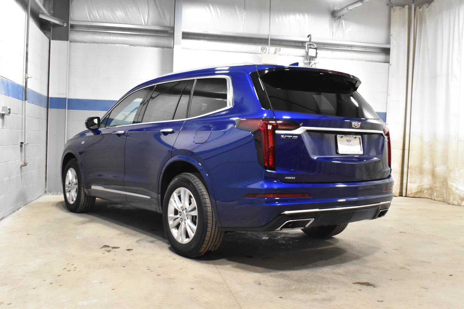 Certified 2025 Cadillac XT6 Luxury AWD/4WD image 27