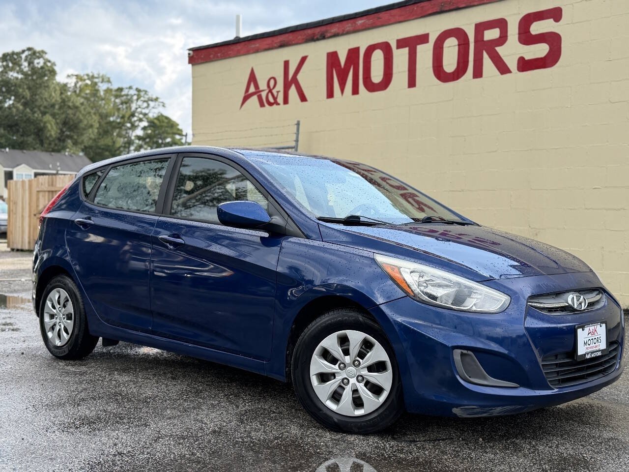 Used 2016 Hyundai Accent SE FWD image 1