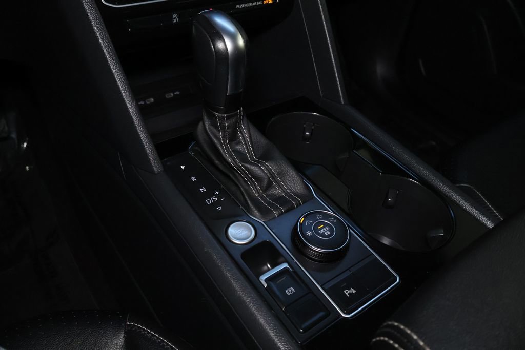 Used 2022 Volkswagen Atlas Cross Sport SE image 35