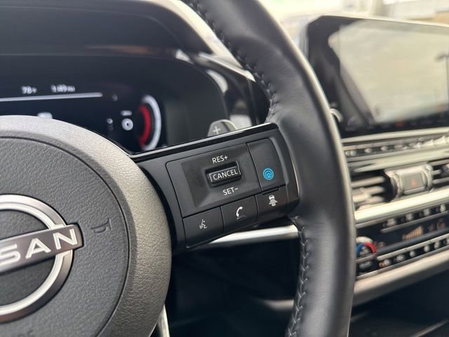 Used 2024 Nissan Pathfinder Platinum image 33