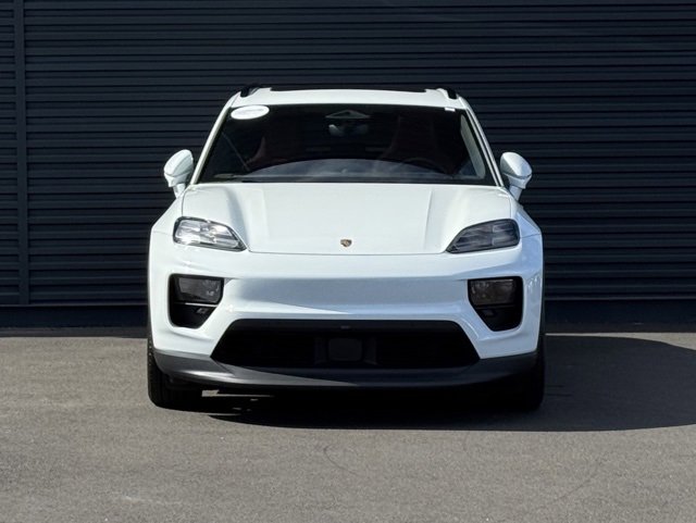 Certified 2025 Porsche Macan Electric image 10