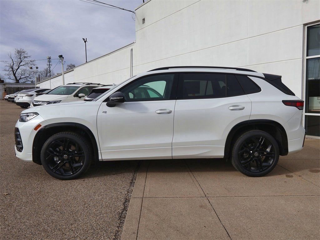 New 2026 Volkswagen Tiguan SE R-Line image 2