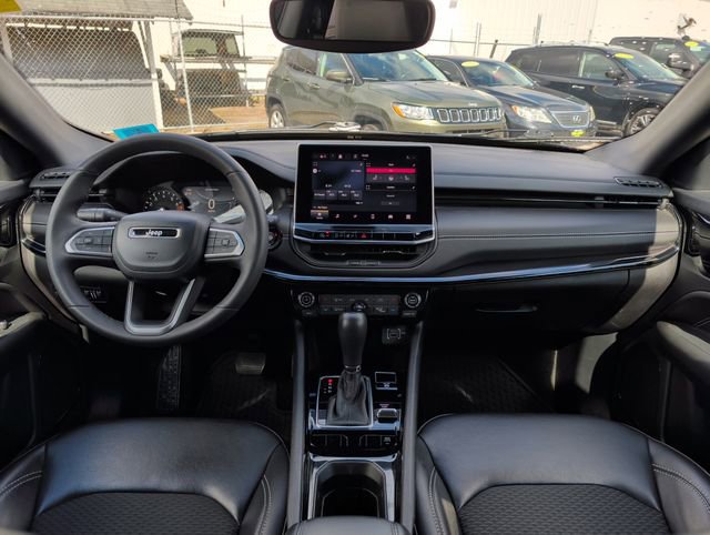 Used 2023 Jeep Compass Altitude w/ Convenience Group image 16