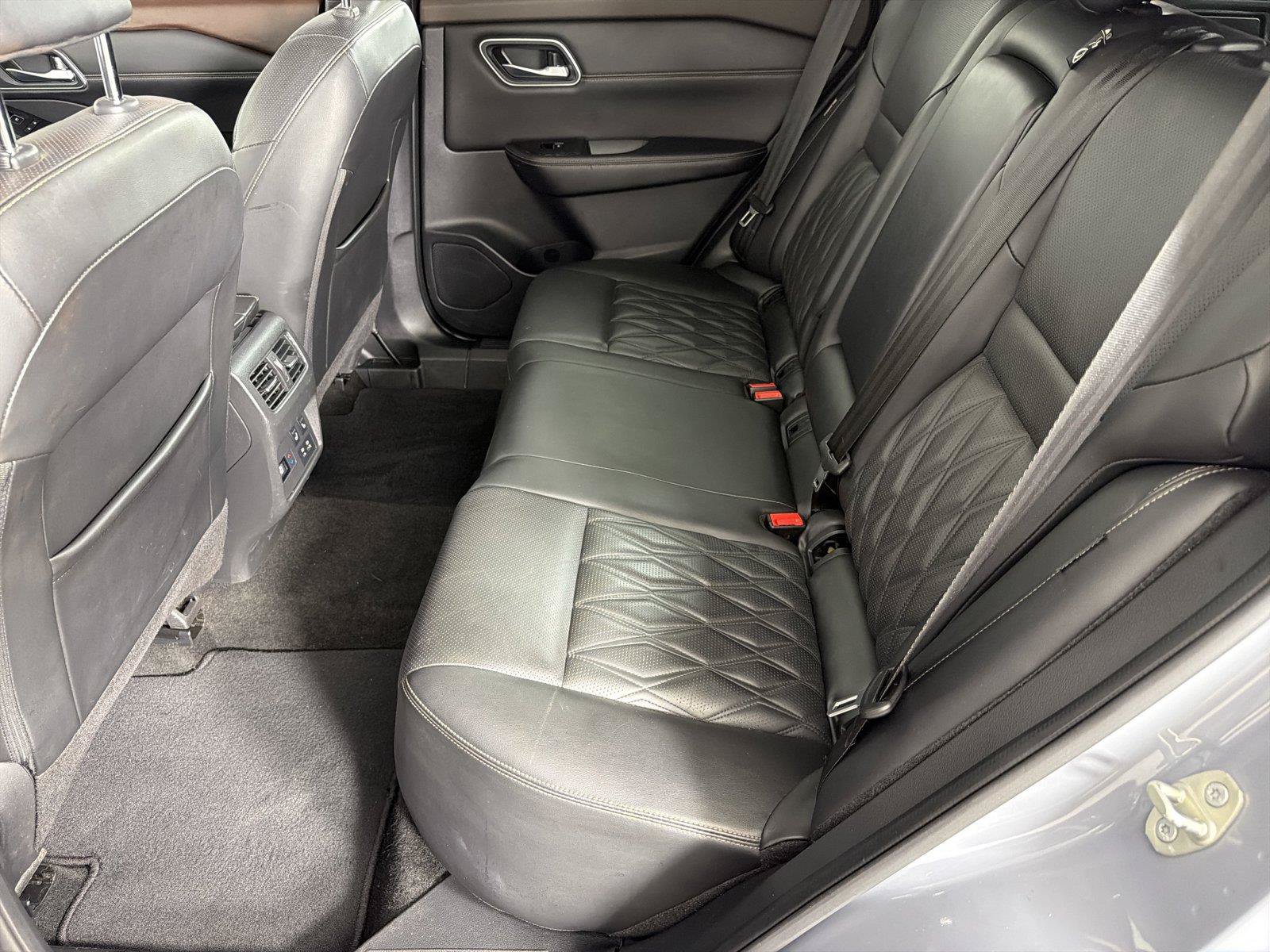 Used 2021 Nissan Rogue Platinum FWD image 19