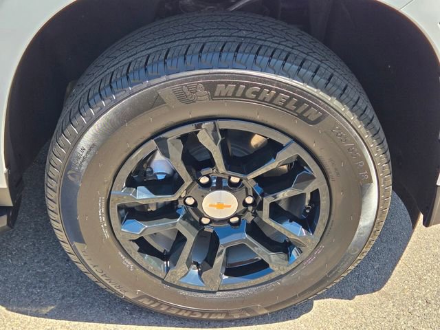 Used 2026 Chevrolet Tahoe LS w/ LPO, Dark Essentials Package AWD/4WD image 9