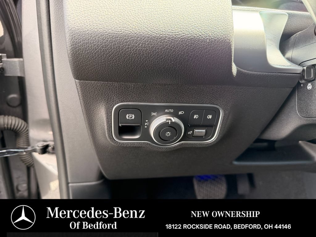 New 2026 Mercedes-Benz GLB 250 4MATIC image 9