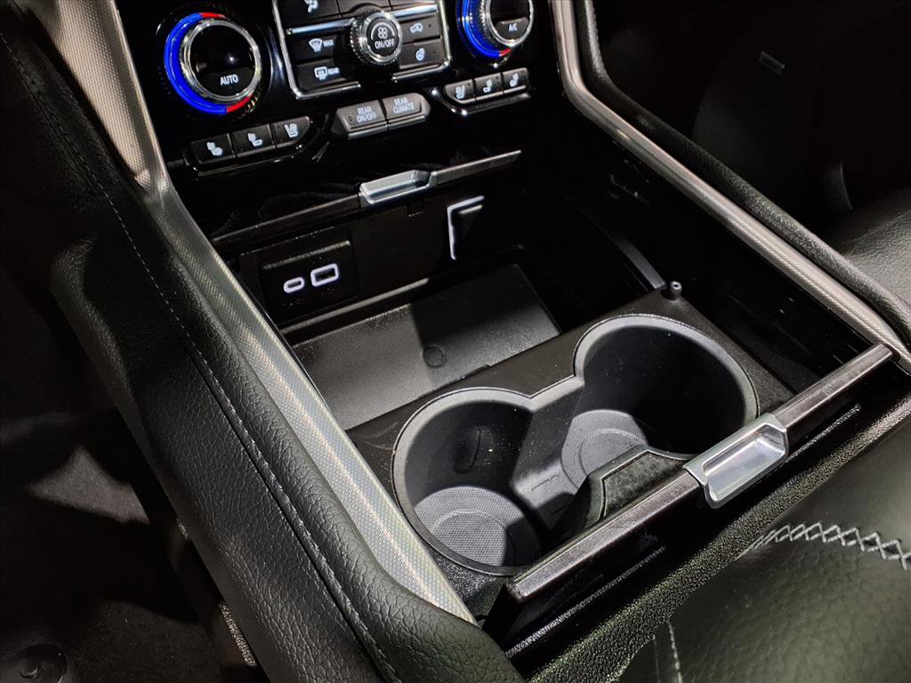 Used 2023 GMC Yukon Denali w/ Advanced Technology Package image 11