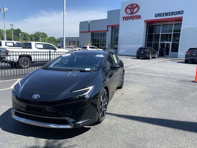 Used 2024 Toyota Prius Prime FWD image 4