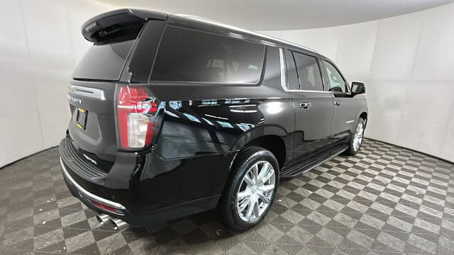 Used 2021 Chevrolet Suburban Premier w/ Premium Package RWD image 2
