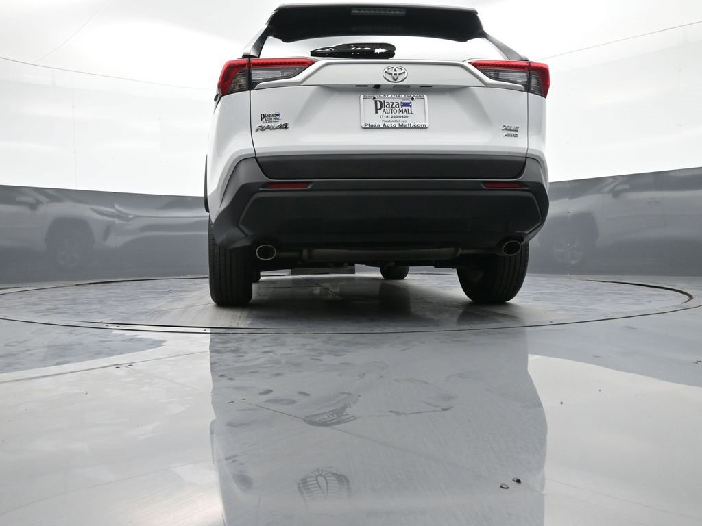 Certified 2022 Toyota RAV4 XLE image 32