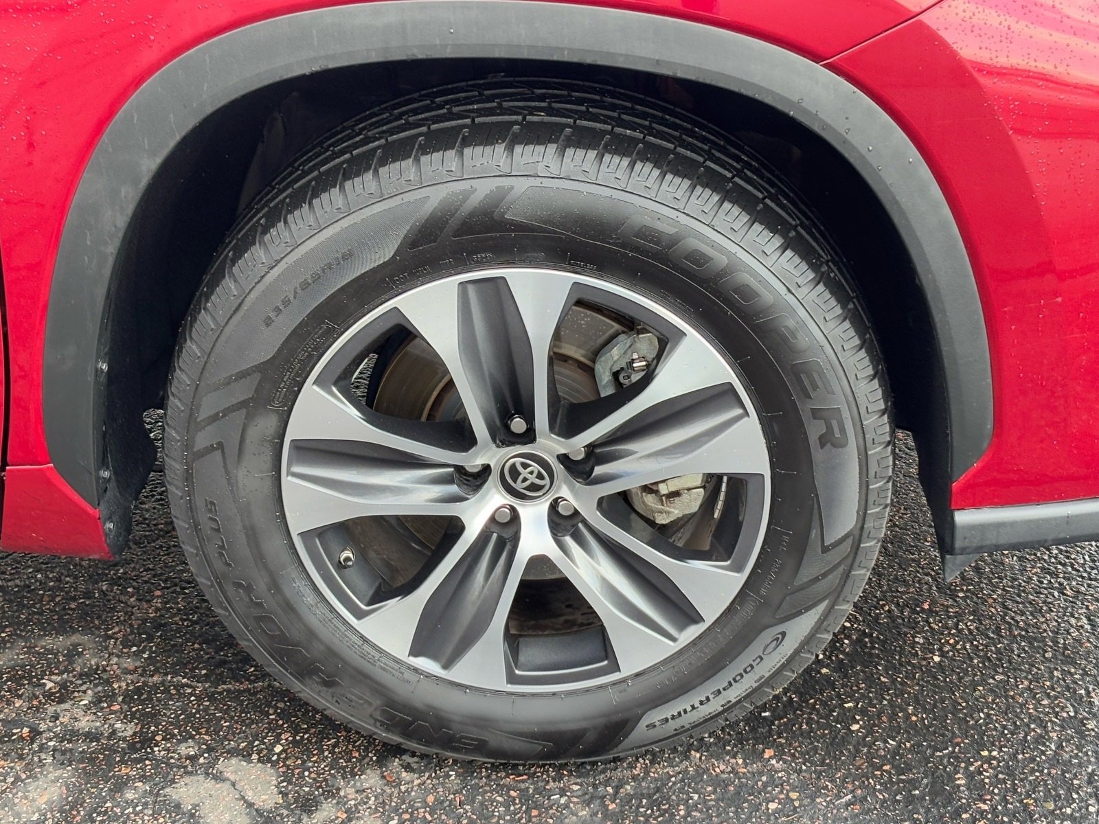 Certified 2023 Toyota Highlander XLE image 11