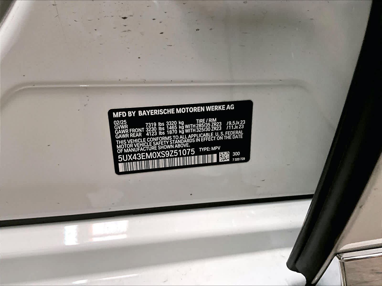 Used 2025 BMW ALPINA XB7 AWD/4WD image 36