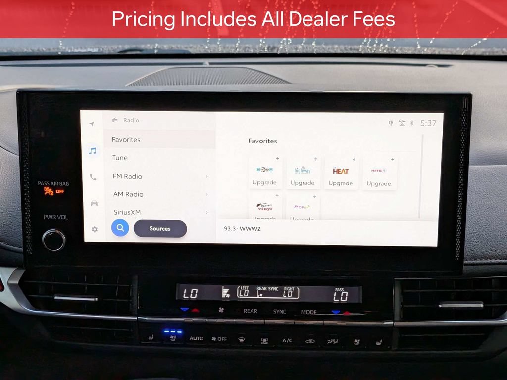 Used 2025 Toyota Sienna Limited FWD image 19