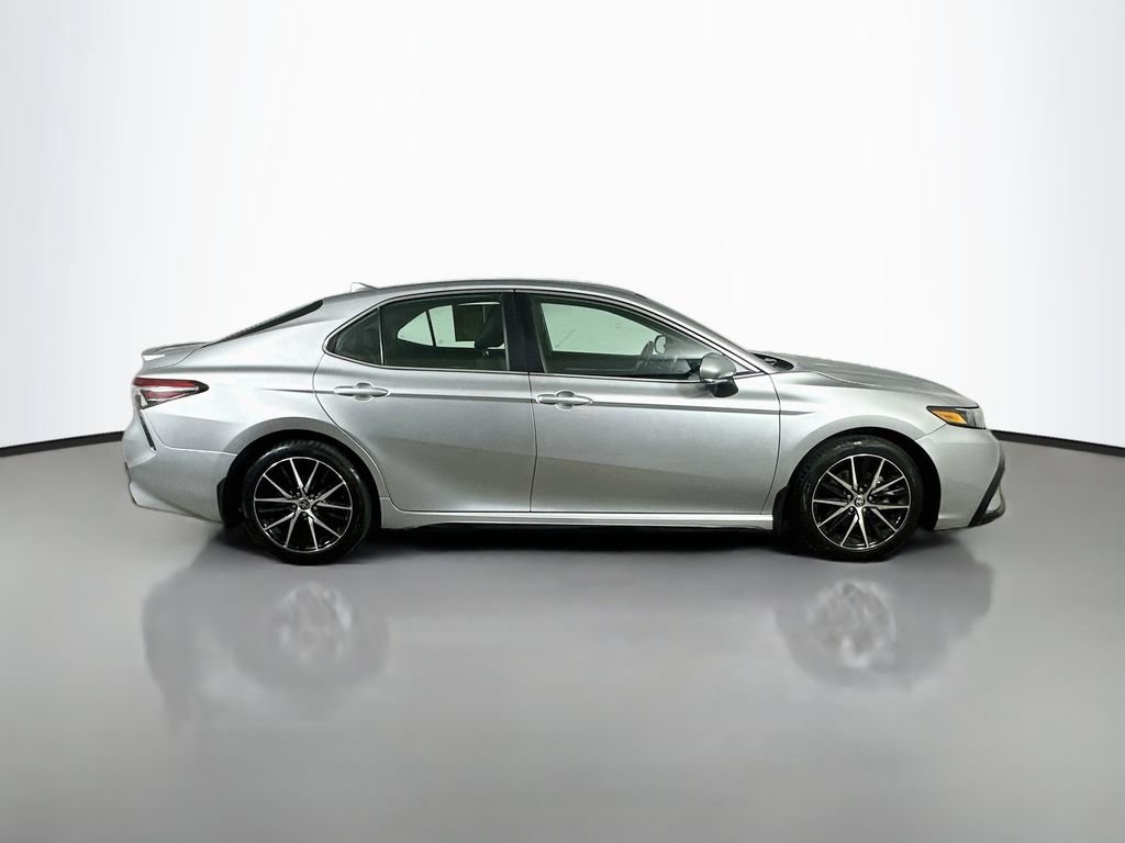 Used 2023 Toyota Camry SE FWD image 7
