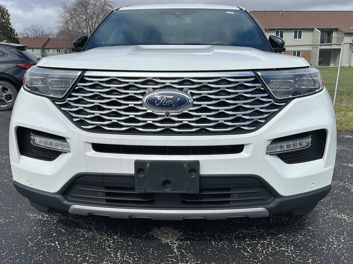 Used 2021 Ford Explorer Platinum image 2