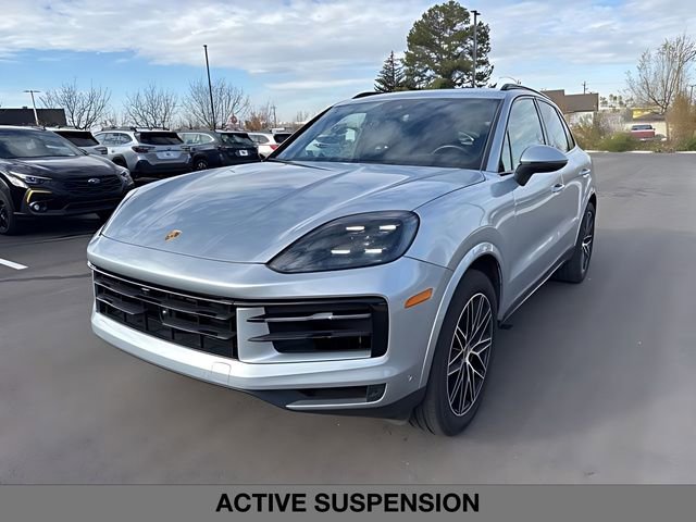 Used 2024 Porsche Cayenne w/ Premium Package AWD/4WD image 7