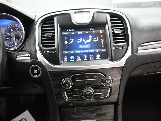Used 2020 Chrysler 300 Touring L w/ Quick Order Package 2EF image 10