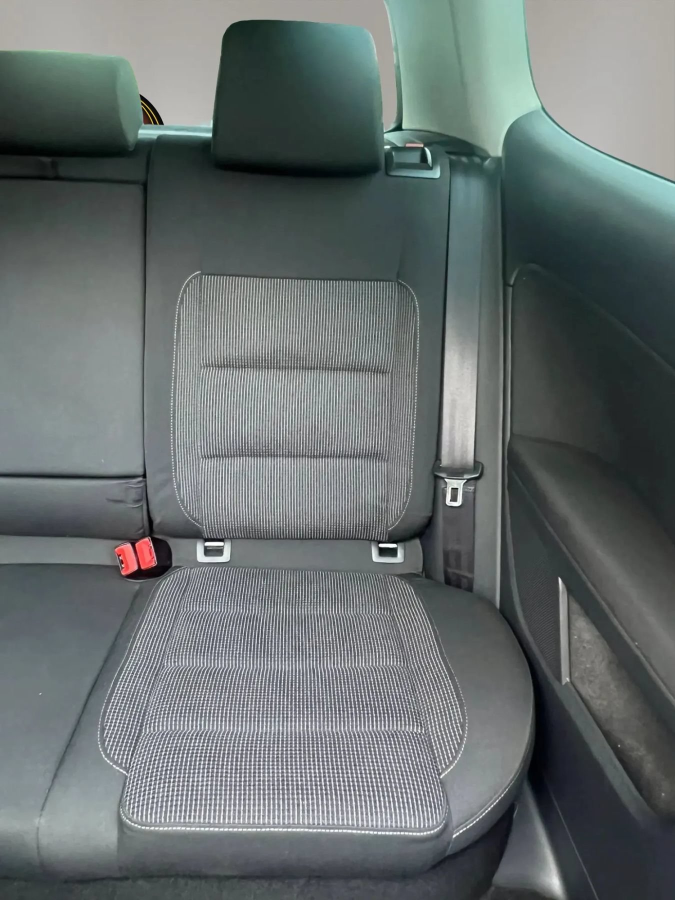 Used 2012 Volkswagen Golf TDI FWD image 17