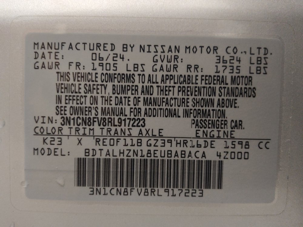 Used 2024 Nissan Versa SR FWD image 33