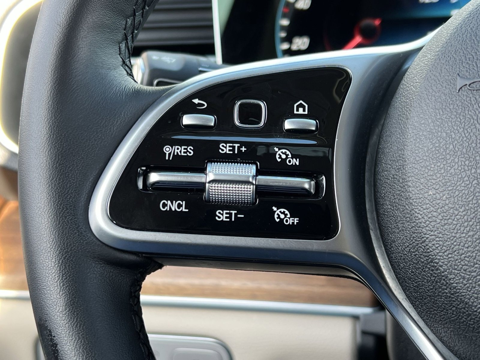 Certified 2022 Mercedes-Benz GLE 350 4MATIC image 30