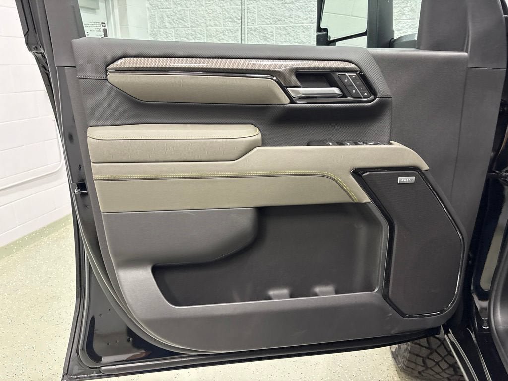 New 2026 Chevrolet Silverado 2500 ZR2 AWD/4WD image 16