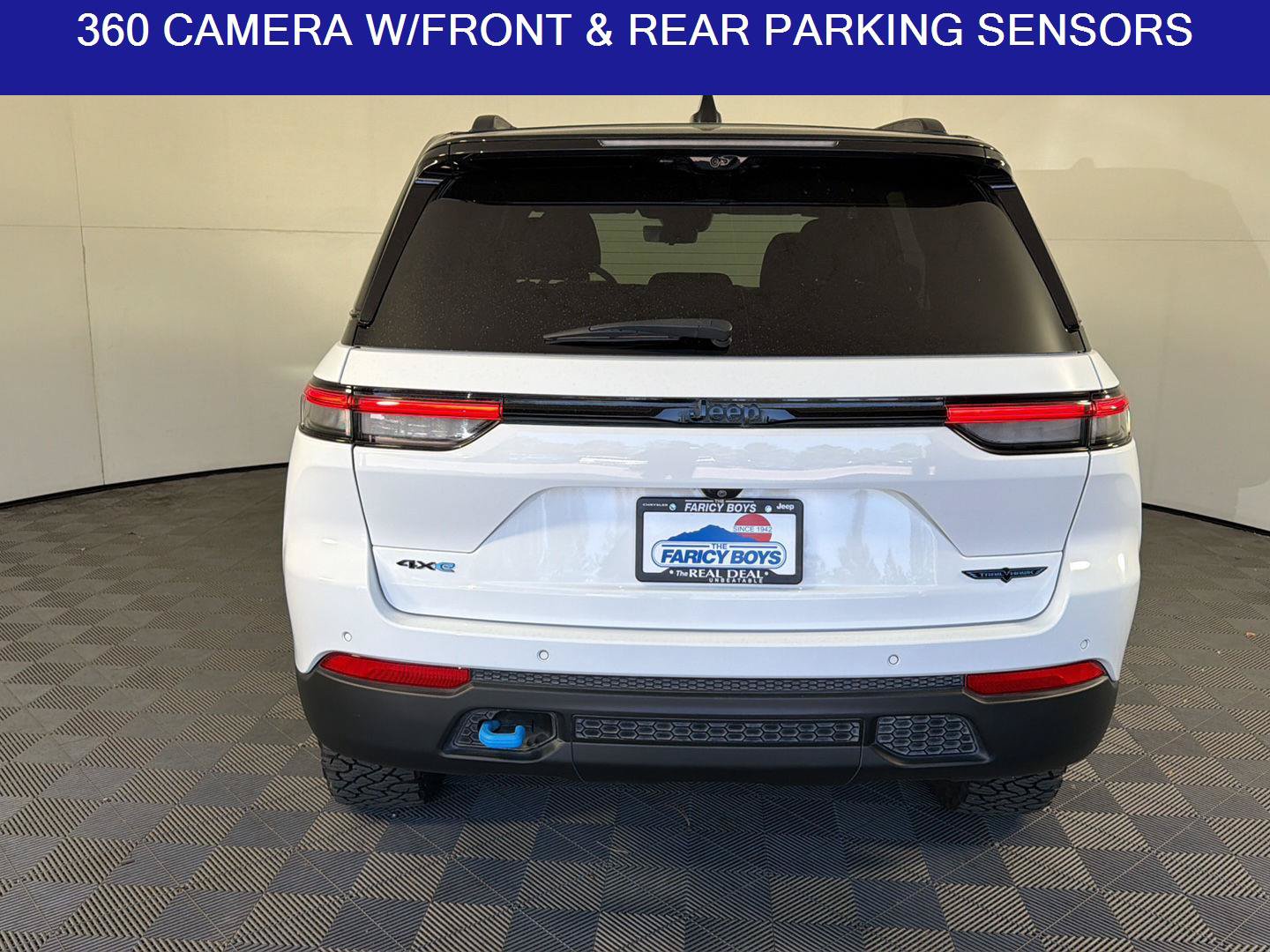 Used 2023 Jeep Grand Cherokee Trailhawk w/ Advanced Protech Group II AWD/4WD image 6