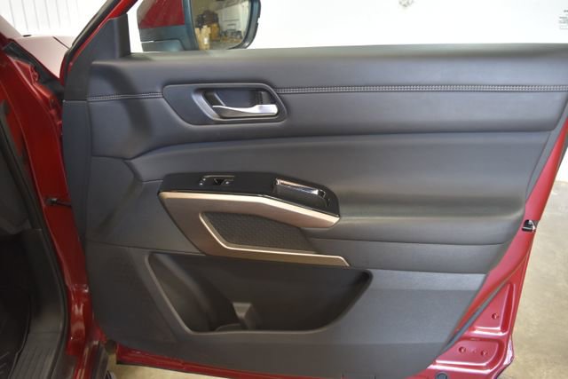 Used 2023 Nissan Pathfinder Platinum w/ Lighting Package (N93) image 42
