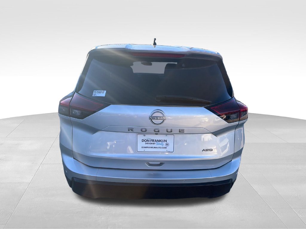 Used 2024 Nissan Rogue S AWD/4WD image 4
