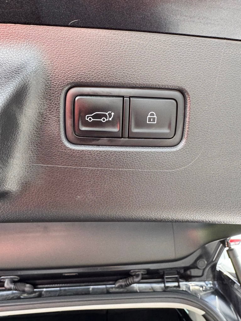 Used 2025 Hyundai Santa Fe SE FWD image 16