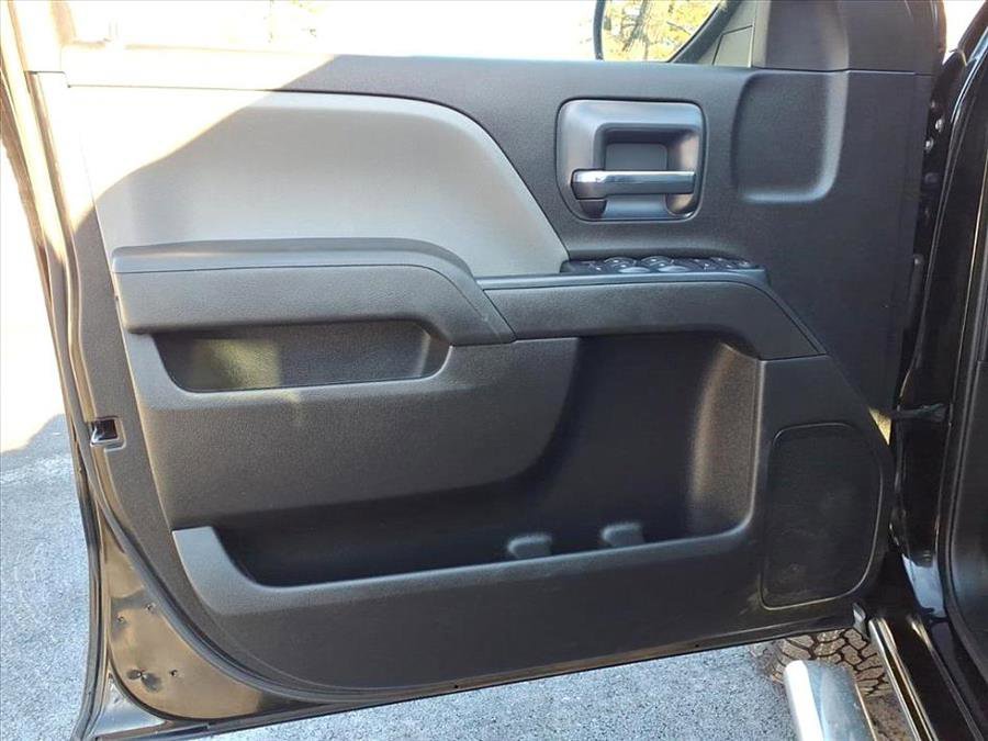 Used 2019 Chevrolet Silverado 1500 Custom w/ Custom Convenience Package image 17