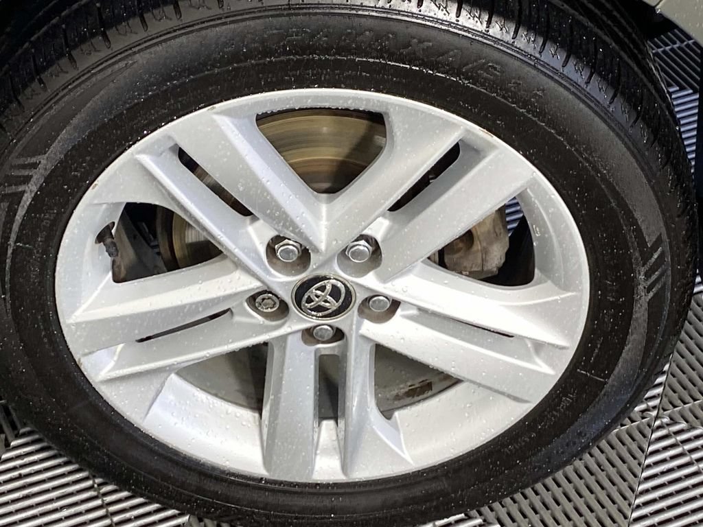 Used 2019 Toyota Corolla SE FWD image 26