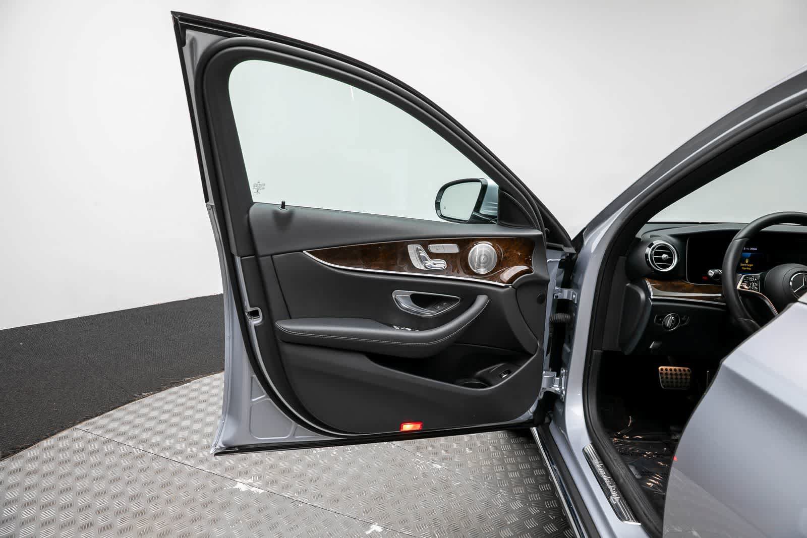Used 2021 Mercedes-Benz E 450 4MATIC All-Terrain Wagon w/ Premium Package image 22