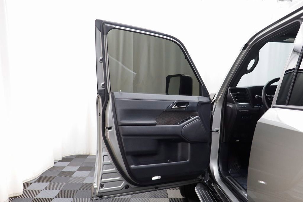 Used 2024 Lexus GX 550 550 Luxury w/ Accessory Package (Z1) image 4