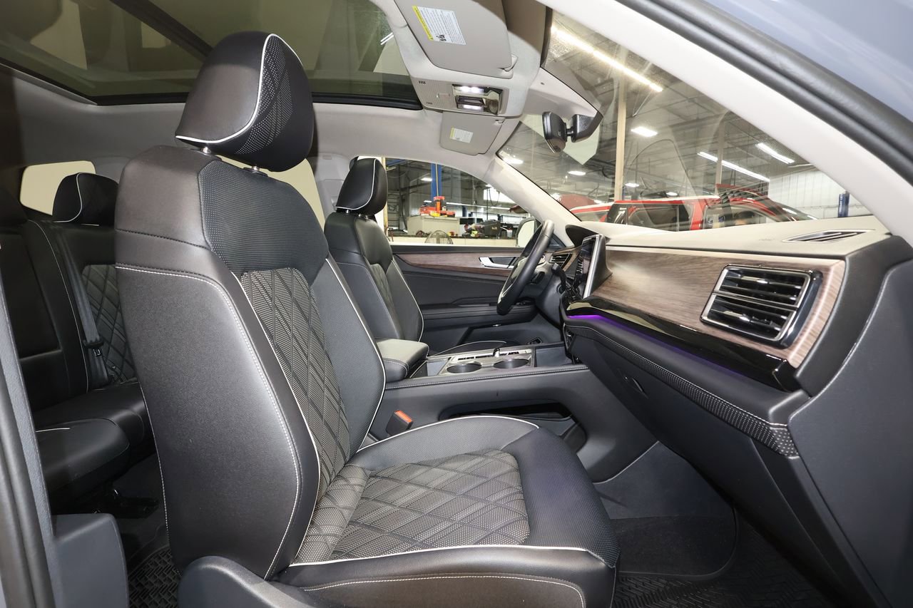 Used 2025 Volkswagen Atlas SEL Premium R-Line image 27